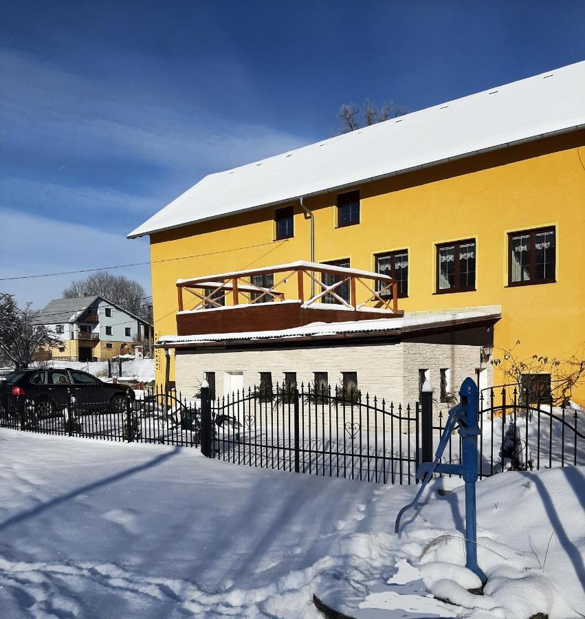 Apartmány-Zámecký Restaurant Jindrichovice Exteriér fotografie